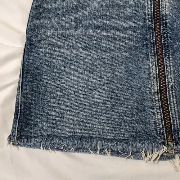 We The Free Full Zip Denim Frayed Hem Mini Skirt, Color Blue (Dark Wash) Size 24 - Picture 8 of 16